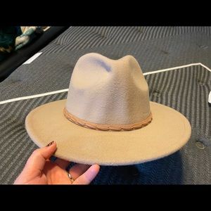 Wide brim hat